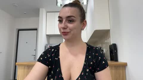 lucky_foryou_baby online show from 11/21/25, 12:15