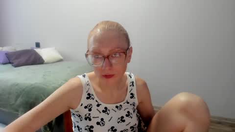 lucky_licky20 online show from 12/09/24, 04:01