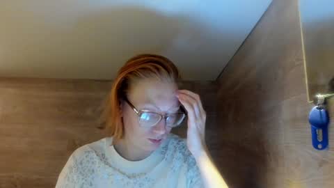 lucky_licky20 online show from 02/05/25, 04:27