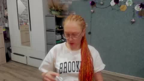 lucky_licky20 online show from 12/20/25, 02:07