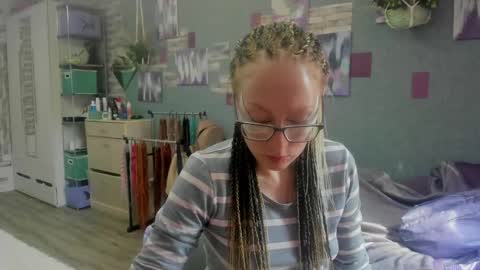 lucky_licky20 online show from 05/28/26, 02:42