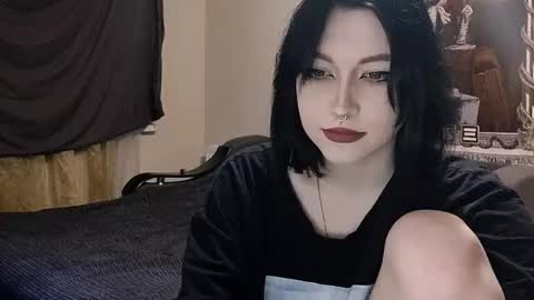 Snapshot of luckybastrad0677 chatting on 05/27/26, 05:21 luckybastrad0677 online show from 05/27/26, 05:21