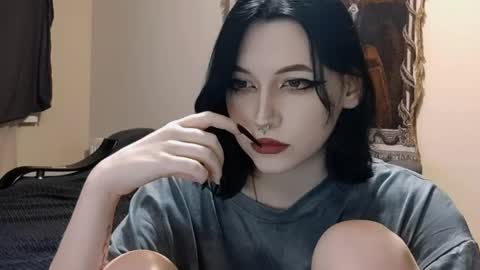 Snapshot of luckybastrad0677 chatting on 06/02/26, 11:18 luckybastrad0677 online show from 06/02/26, 11:18