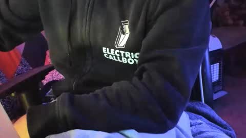 Snapshot of luckydrakex chatting on 11/14/25, 10:18 Lucky online show from 11/14/25, 10:18