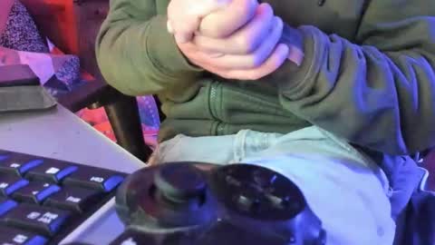 Snapshot of luckydrakex chatting on 11/20/25, 09:25 Lucky online show from 11/20/25, 09:25