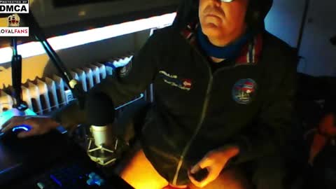 Snapshot of luckyfreak1 chatting on 02/08/25, 05:08 call me Stefan online show from 02/08/25, 05:08