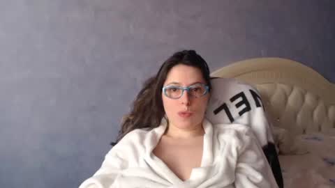 luckylinda23 online show from 03/05/25, 12:00