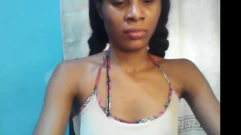 Snapshot of luckymadequeen chatting on 01/01/25, 01:37 Gloria online show from 01/01/25, 01:37