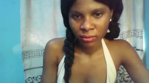 Snapshot of luckymadequeen chatting on 01/20/25, 07:15 Gloria online show from 01/20/25, 07:15