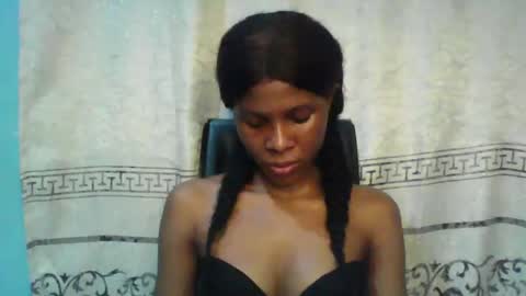 Snapshot of luckymadequeen chatting on 03/05/25, 10:21 Gloria online show from 03/05/25, 10:21
