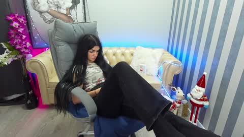 Snapshot of luckyrebel_ chatting on 01/18/25, 02:02 Monika online show from 01/18/25, 02:02