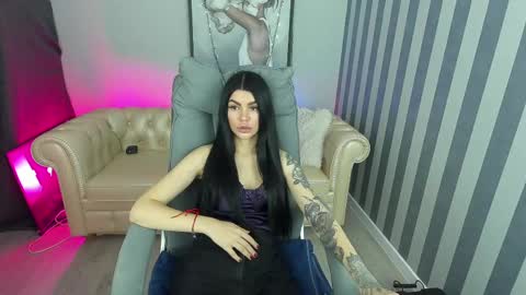 Snapshot of luckyrebel_ chatting on 03/04/25, 09:18 Monika online show from 03/04/25, 09:18