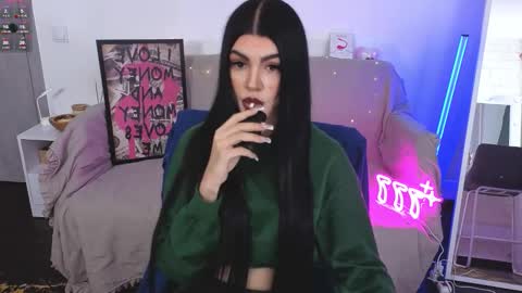 Snapshot of luckyrebel_ chatting on 10/21/25, 01:01 Monika online show from 10/21/25, 01:01
