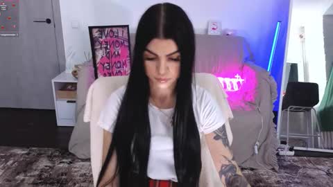 Monika online show from 11/14/25, 02:05