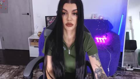 Monika online show from 11/26/25, 09:43