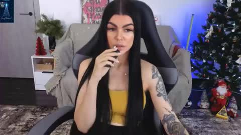 Monika online show from 12/17/25, 07:36