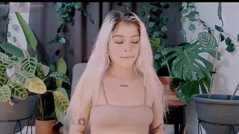 luckysapphire777 online show from 10/31/25, 08:26