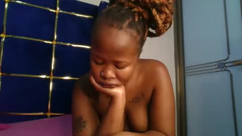 Snapshot of luckyy0001 chatting on 11/21/25, 07:45 Lopez online show from 11/21/25, 07:45