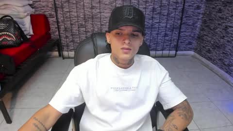 Snapshot of luckyy_boy_ chatting on 04/12/26, 01:32 Lucky online show from 04/12/26, 01:32