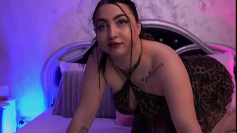 Mia online show from 05/18/26, 06:25
