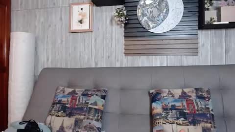 Lucy online show from 02/09/26, 03:43