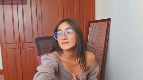 Snapshot of lucy111_love chatting on 10/21/25, 08:20 Lucy online show from 10/21/25, 08:20