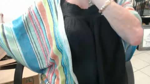 lucy_0000 online show from 04/16/26, 02:01