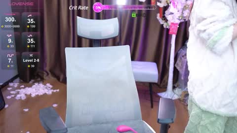 Lucy online show from 02/13/25, 01:50