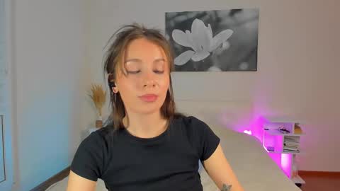 lucy__ray online show from 02/19/25, 09:47
