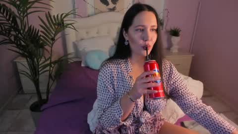 Laura online show from 02/08/25, 08:42