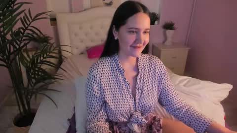 Laura online show from 03/09/25, 03:01