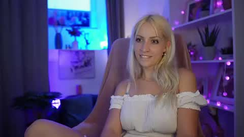 Snapshot of lucy_cutie_ chatting on 06/26/26, 06:34 Cutie Lucy online show from 06/26/26, 06:34