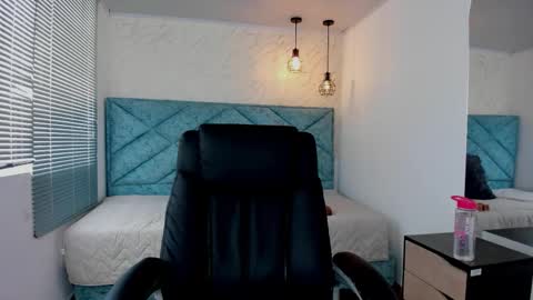 Snapshot of lucy_greys_ chatting on 12/22/25, 07:55 Lucy Greys online show from 12/22/25, 07:55