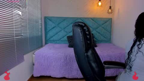 Snapshot of lucy_greys_ chatting on 01/07/26, 12:07 Lucy Greys online show from 01/07/26, 12:07