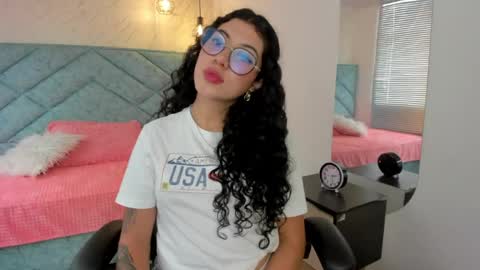 Lucy Greys online show from 04/21/26, 08:01