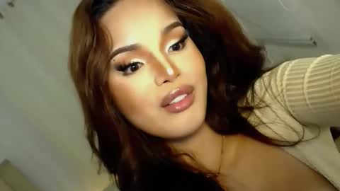 Snapshot of lucy_heartfiliaxxx chatting on 12/08/24, 02:39 MONA online show from 12/08/24, 02:39