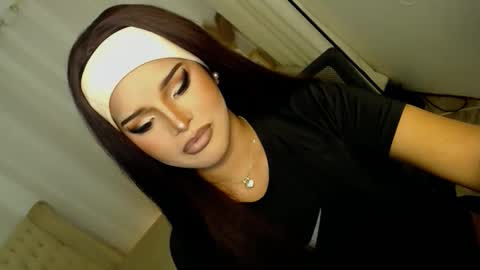 Snapshot of lucy_heartfiliaxxx chatting on 11/09/25, 06:06 MONA online show from 11/09/25, 06:06