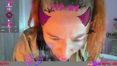 Lucia online show from 02/10/25, 01:24