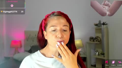 Lucia online show from 09/21/25, 07:15