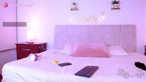 Luciana online show from 01/06/26, 02:04