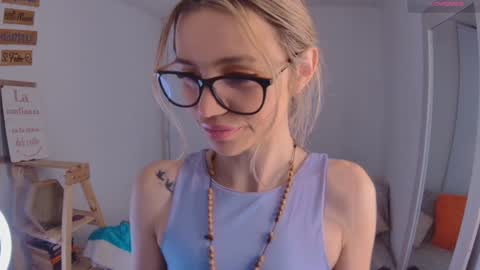 Snapshot of lucy_priincess chatting on 01/12/25, 02:45 lucy online show from 01/12/25, 02:45