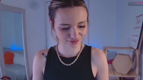 Snapshot of lucy_priincess chatting on 01/20/25, 02:43 lucy online show from 01/20/25, 02:43