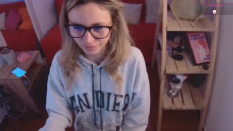 Snapshot of lucy_priincess chatting on 01/28/25, 03:04 lucy online show from 01/28/25, 03:04