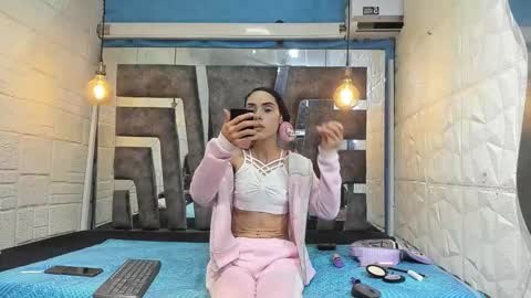 Lucy unlimit come back here  online show from 03/20/26, 02:33