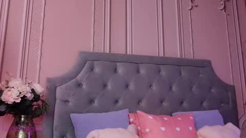 Snapshot of lucyaddison chatting on 11/11/25, 04:12 LucyAddison online show from 11/11/25, 04:12