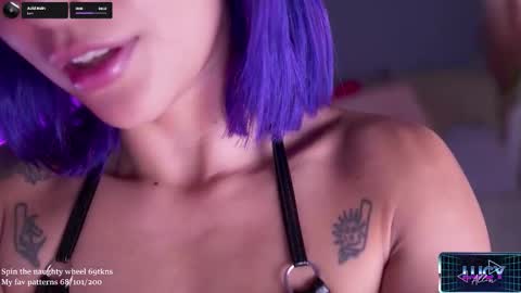 Snapshot of lucyallenx chatting on 09/13/25, 02:39 Lucy Alien online show from 09/13/25, 02:39