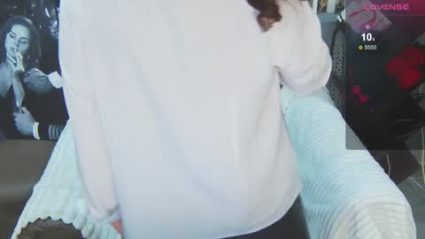 Snapshot of lucybelli chatting on 11/13/25, 01:26 LucyBelli online show from 11/13/25, 01:26