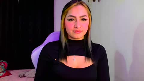 Snapshot of lucycherry__ chatting on 12/06/24, 11:03 LUCIA online show from 12/06/24, 11:03