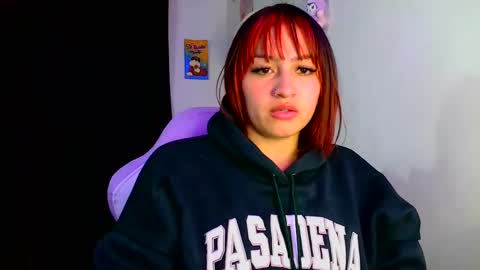 Snapshot of lucycherry__ chatting on 01/29/25, 07:57 LUCIA online show from 01/29/25, 07:57