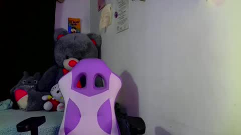 Snapshot of lucycherry__ chatting on 03/08/25, 04:34 LUCIA online show from 03/08/25, 04:34